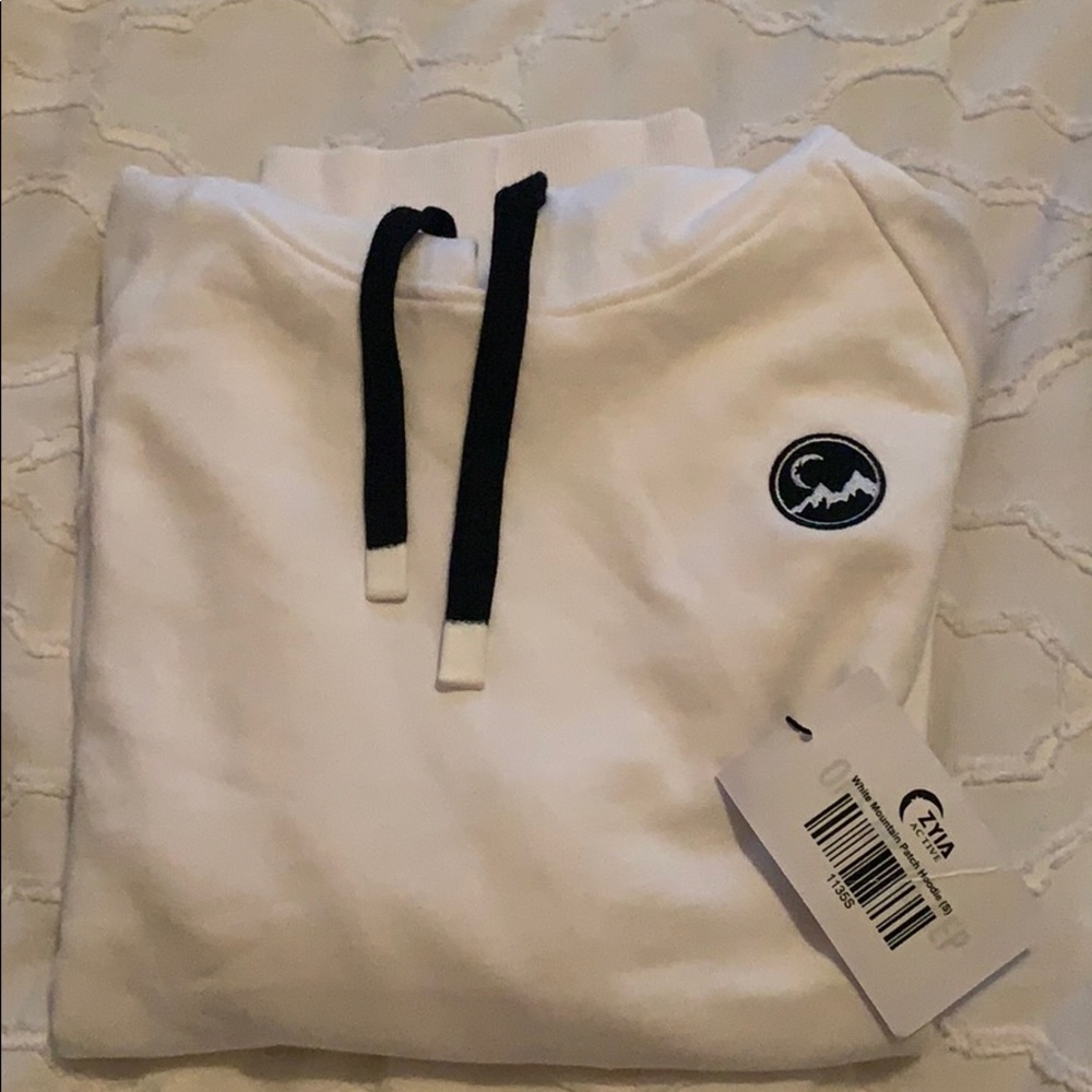 Zyia white mountain patch hoodie sz small